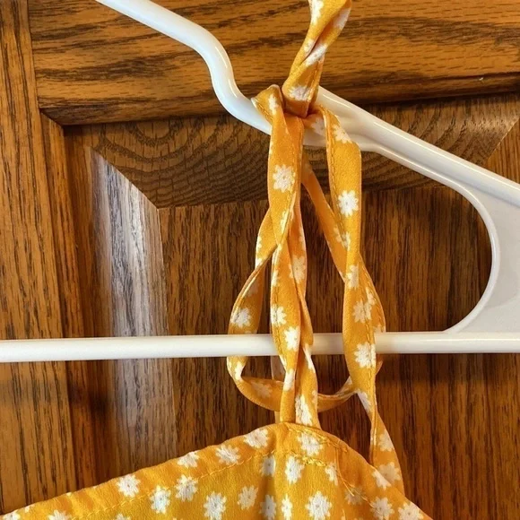 Small Yellow Dress - Picture 3 of 6